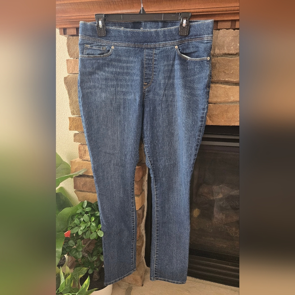 Levi's Women's Straight Leg Blue Jeans